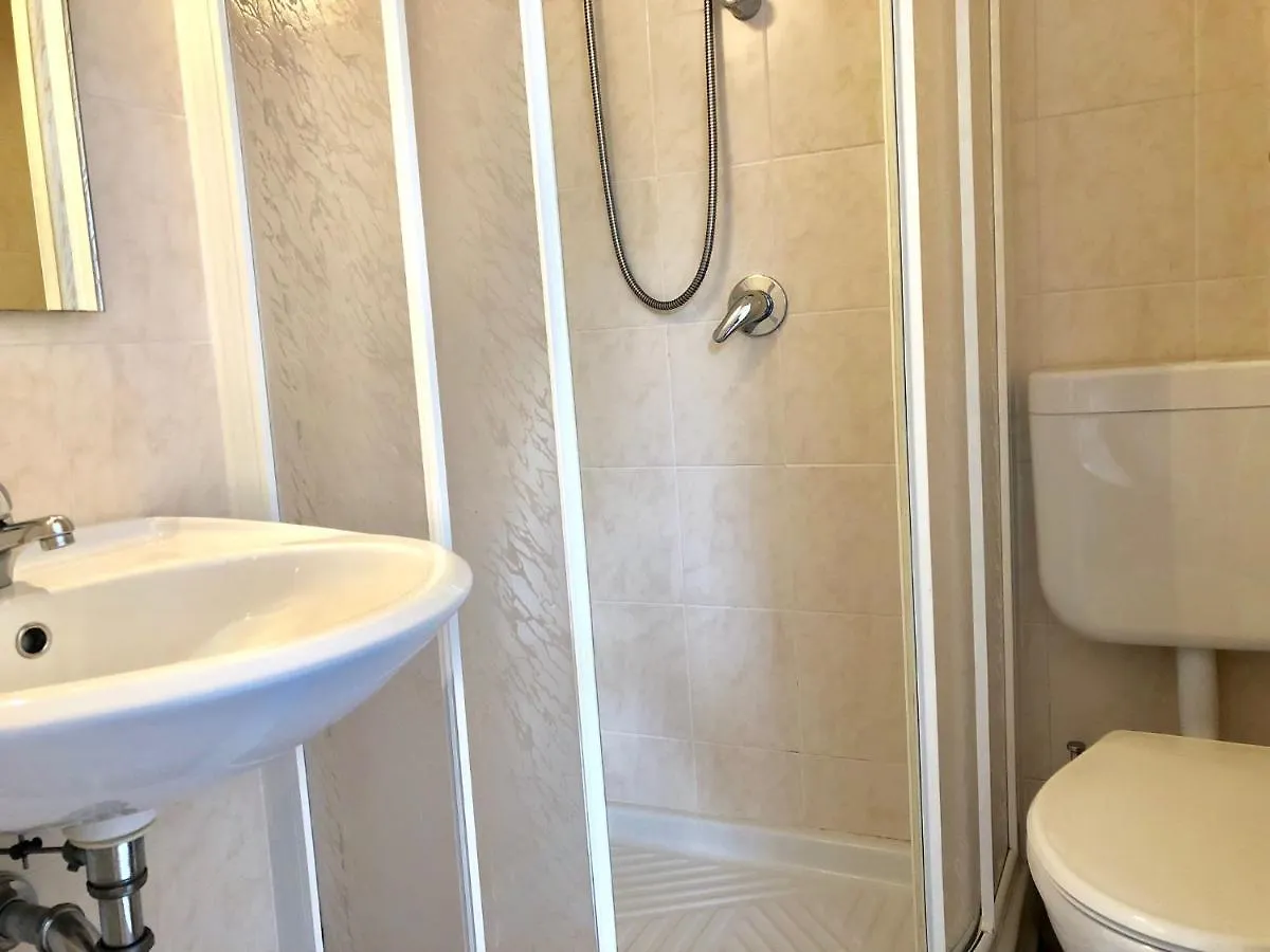 Apartment Ferienwohnung Residenza Ai Ronchi 3 4 7 8 Maccagno Italien