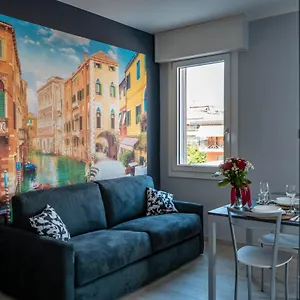 https://little-venice-sottomarina.hotelinveneto.com