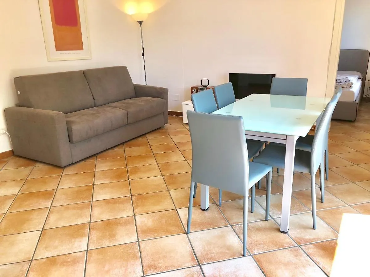 Residenza Ai Ronchi 3 4 7 8 Apartment Maccagno